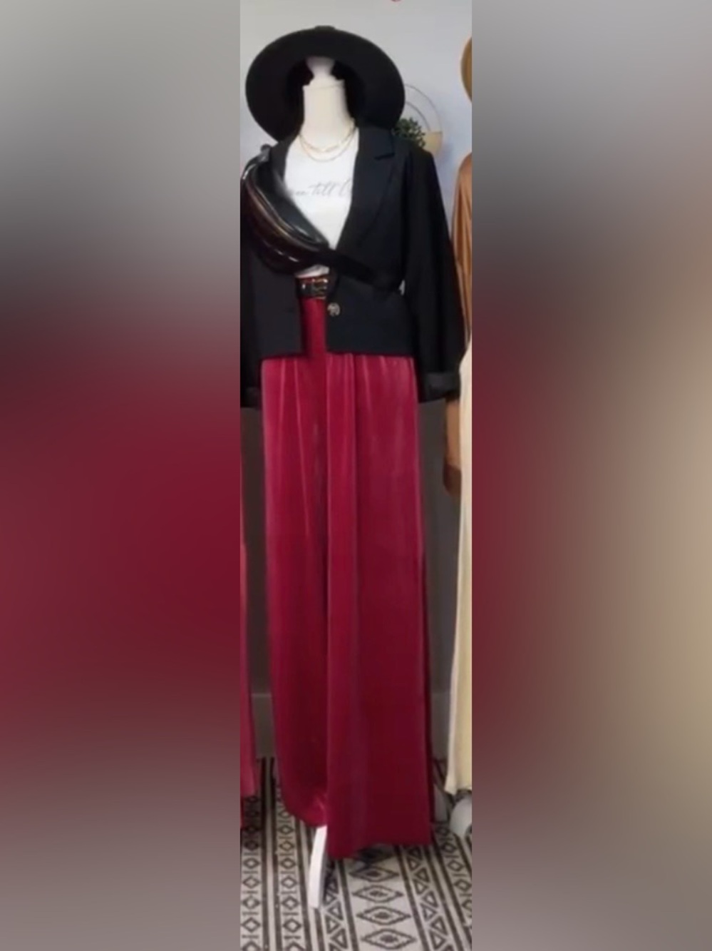 NEW Zenana Outfitters - Women's Fuchsia Velvet Wide Leg bottoms - Picture 3 of 12